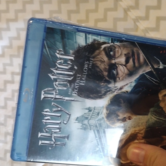 New harry potter and the deadly hallows part 1 & 2 - Picture 9 of 9